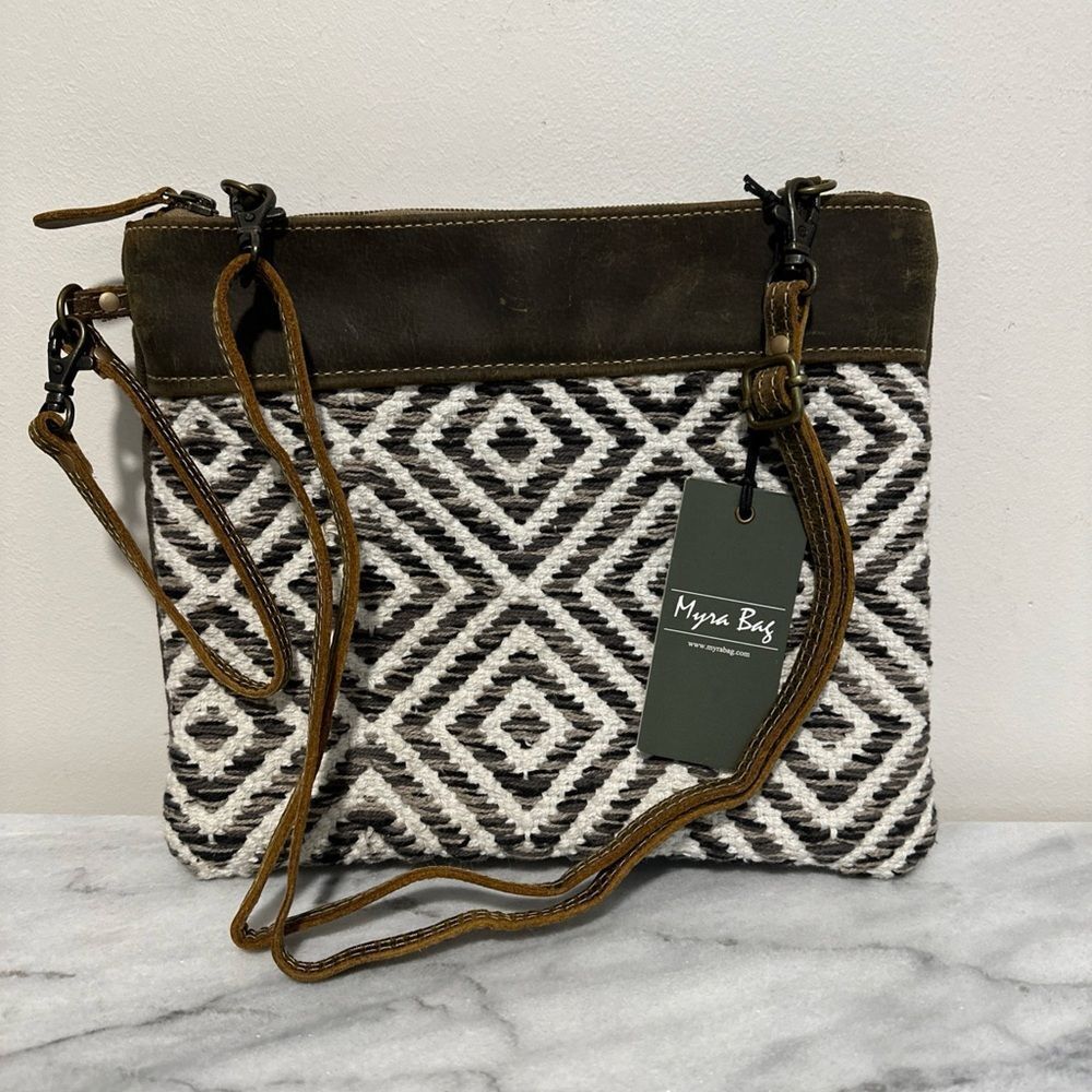 Myra Black and White Geometric Crossbody with clutch strap NWT